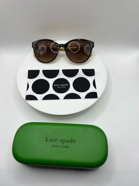 257. NWOT. kate spade Dark Tortoise Sunglasses with Brown Gradient Lenses.